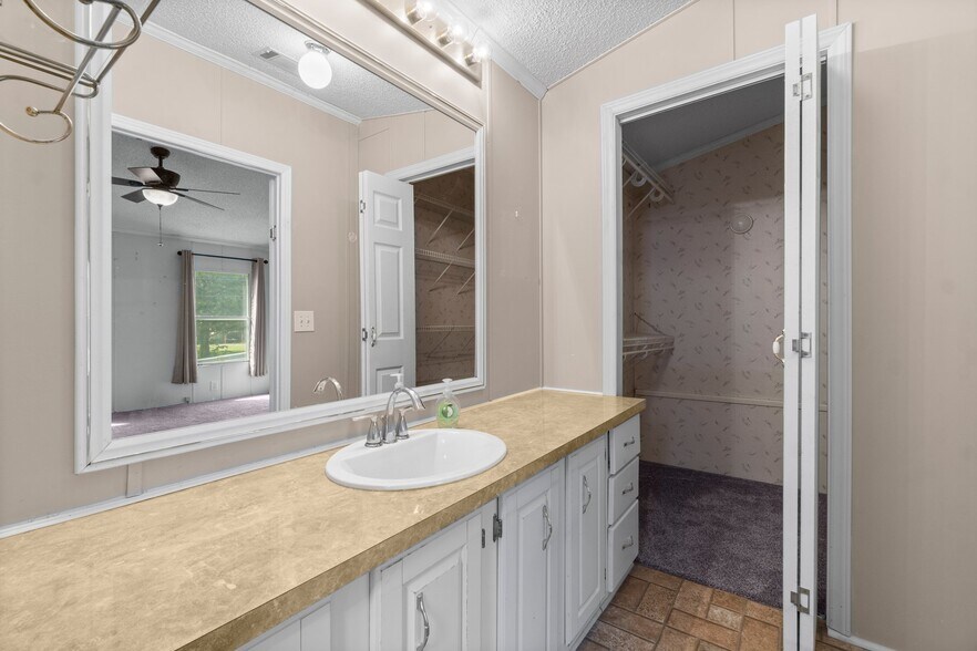 More Photos Of 3318 SH-146S, Livingston Mixed Retail For Sale