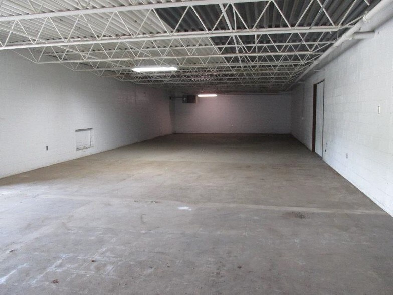 More Photos Of 190 Walnut Ln, Pottsville Warehouse For Lease
