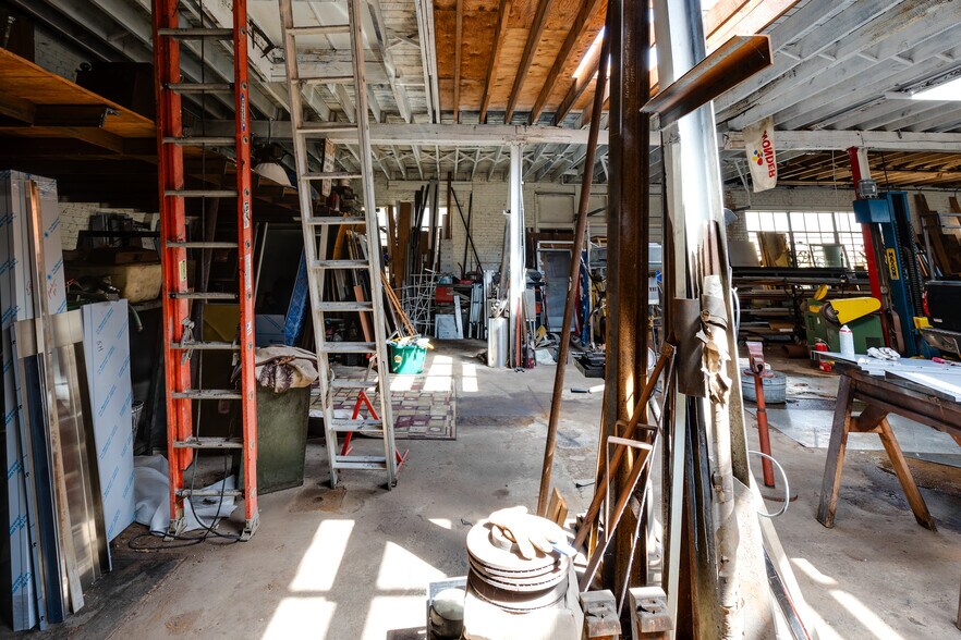 More Photos Of 304-306 Gilmer St, Richmond Manufacturing For Sale