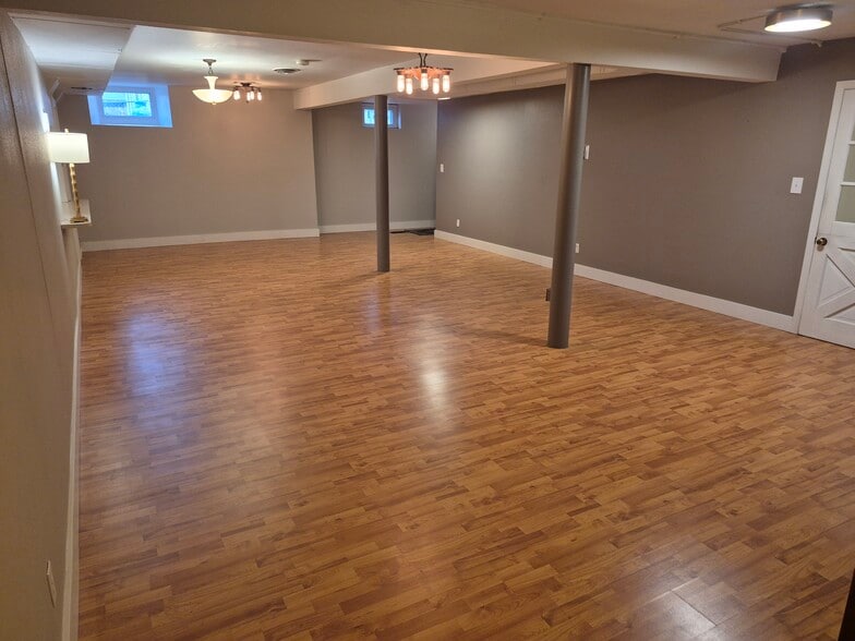 More Photos Of 130 Elm St, Windsor General Retail For Sale