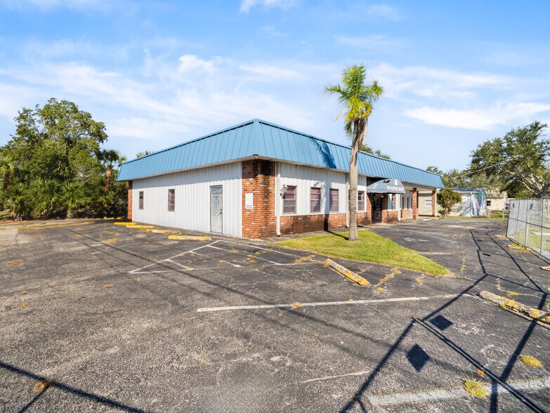 More Photos Of 1322 Oak St, Melbourne Medical For Sale