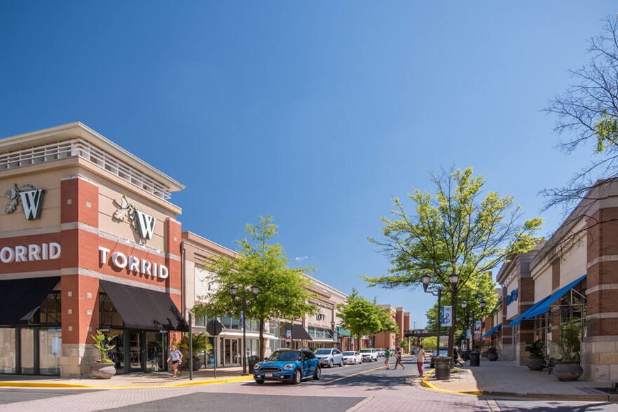 More Photos Of 8010 Gramercy Blvd, Rockville Apartments For Lease