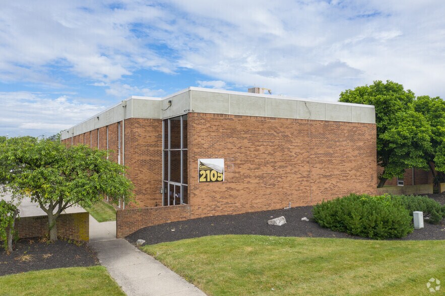 Primary Photo Of 2101 S Hamilton Rd, Columbus Unknown For Lease