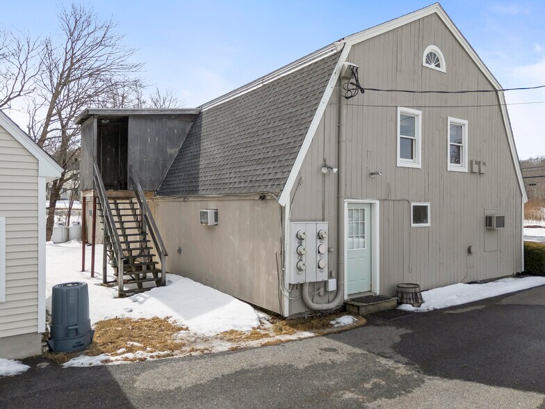 More Photos Of 2049 Post Rd, Wells Storefront Retail Office For Sale