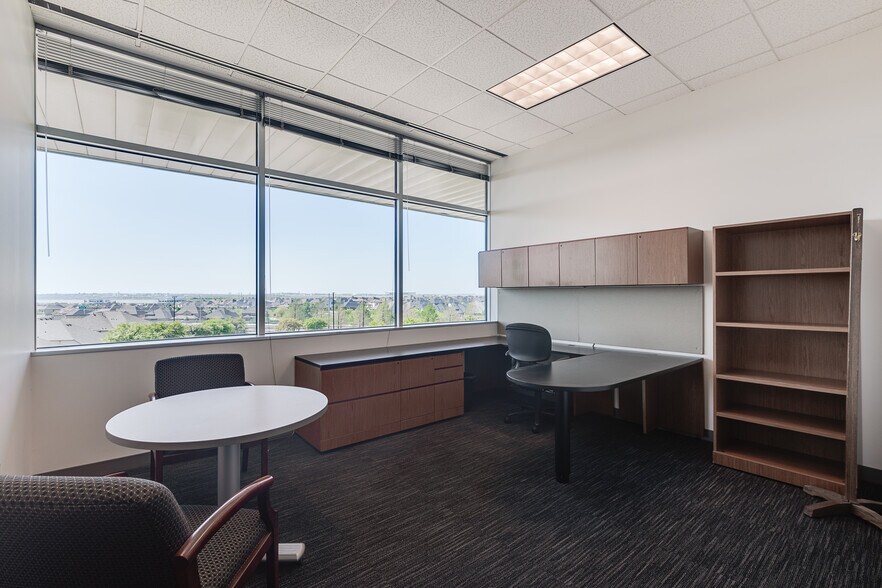 More Photos Of 3929 W John Carpenter Fwy, Irving Office For Lease