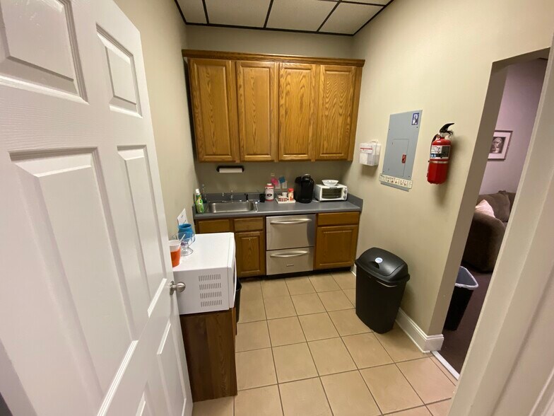 More Photos Of 200 Unionville Indian Trail Rd, Indian Trail Office For Sale