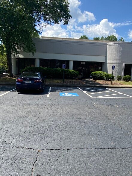 More Photos Of 5700 Highlands Pky SE, Smyrna Research And Development For Lease