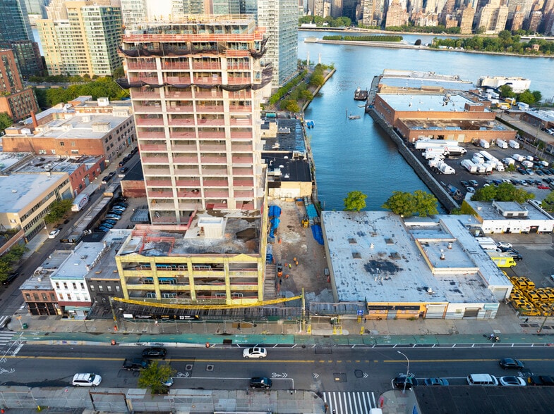 Primary Photo Of 45-40 Vernon Blvd, Long Island City Apartments For Lease