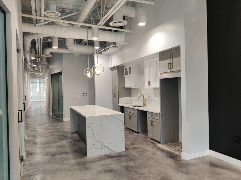 More Photos Of 3748 Bayer Ave, Long Beach Office For Lease