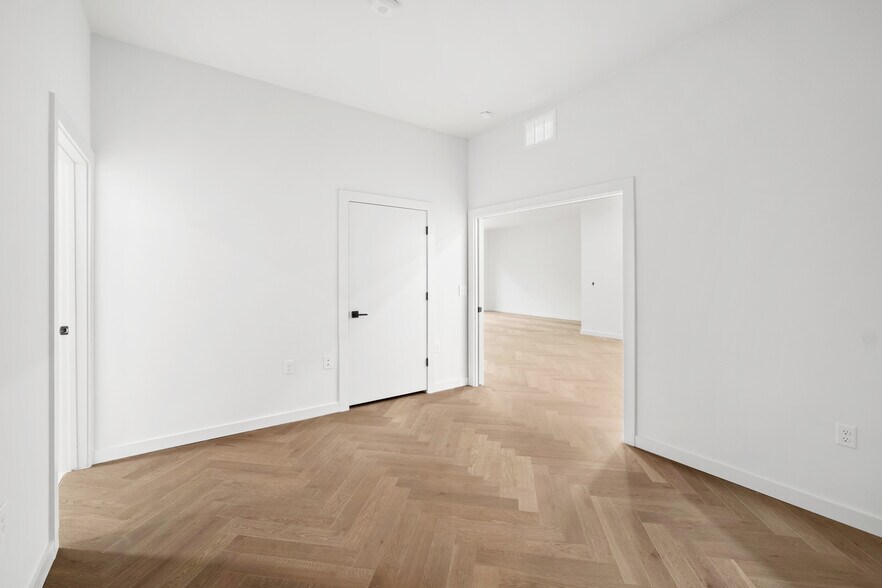 More Photos Of 2209 S First St, Austin Apartments For Sale