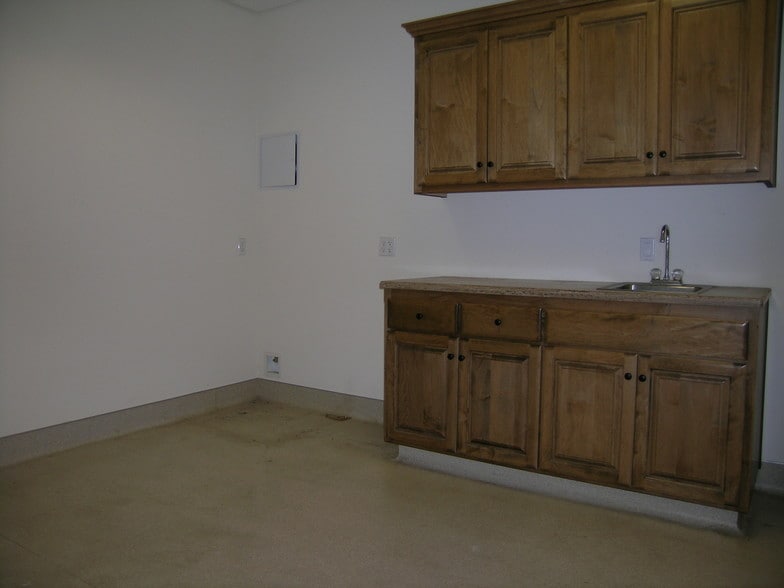 More Photos Of 2325 A St, Santa Maria Warehouse For Sale