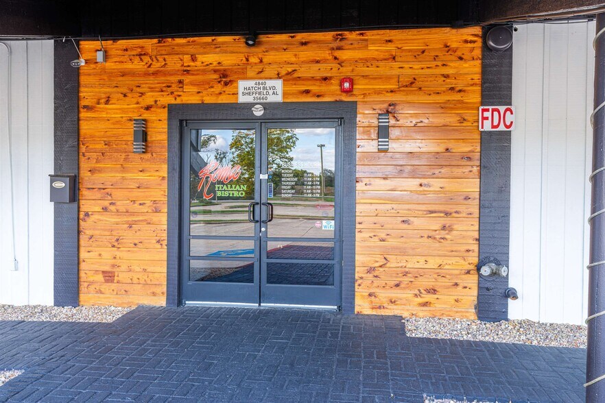 More Photos Of 4840 Hatch Blvd, Muscle Shoals Restaurant For Sale