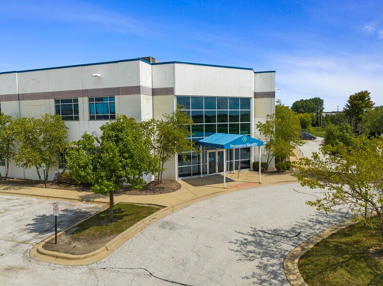 More Photos Of 1975 Melissa Ln, Aurora Health Club For Sale