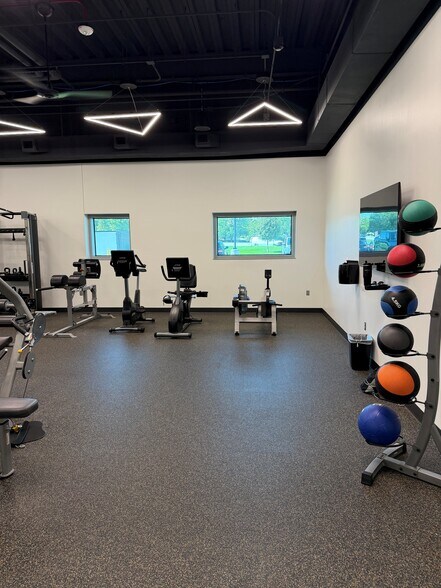More Photos Of 14606 Branch St, Omaha Office For Lease