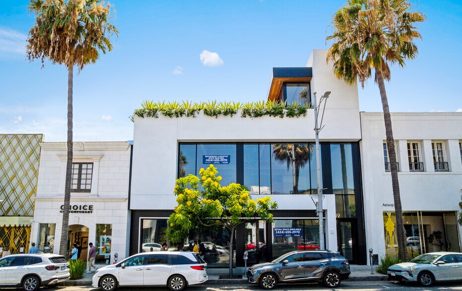More Photos Of 315-319 N Beverly Dr, Beverly Hills Storefront For Lease