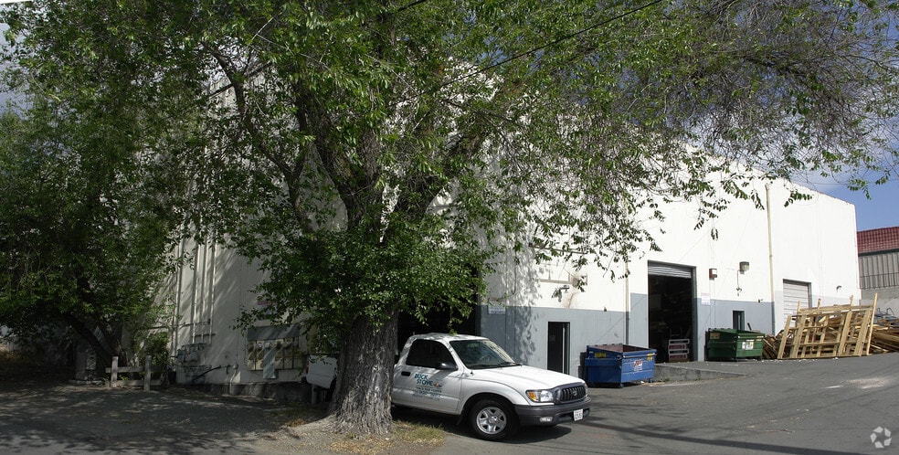 More Photos Of 2560 N Main St, Walnut Creek Storefront For Lease