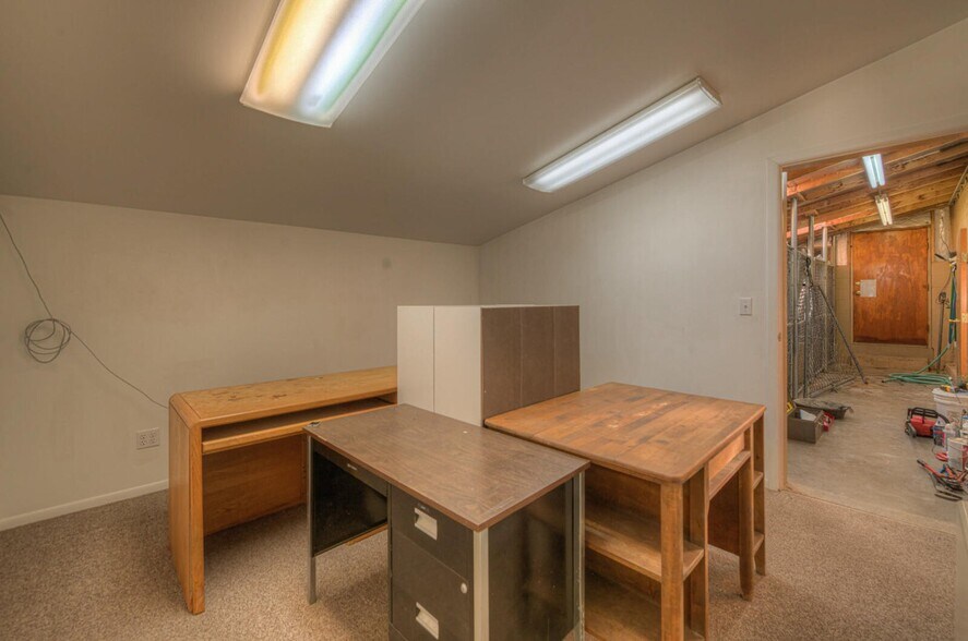 More Photos Of 22540 Us Highway 160, Walsenburg Veterinarian Kennel For Sale