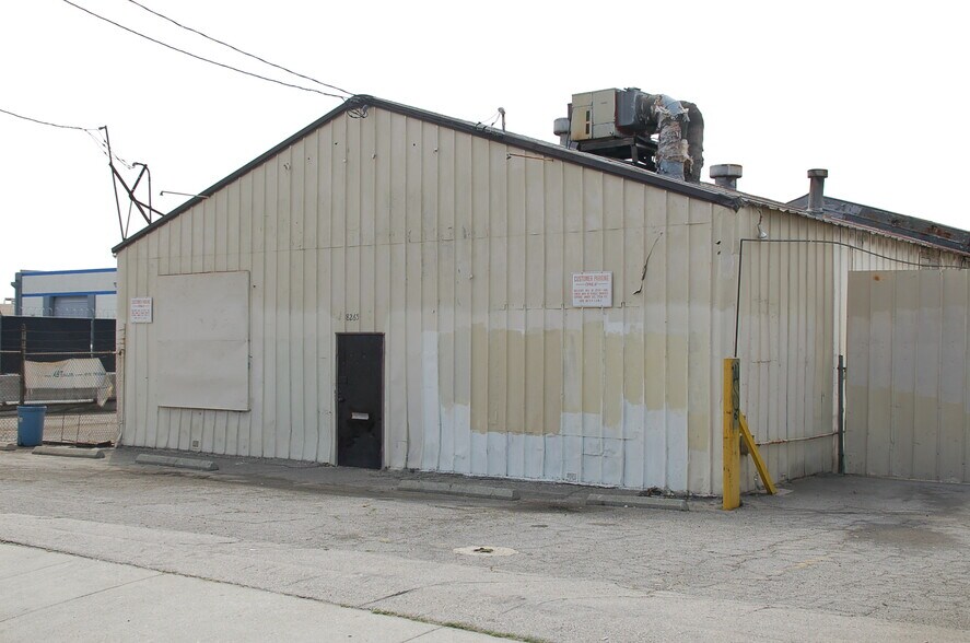 More Photos Of 8265 Lankershim Blvd, North Hollywood Distribution For Sale