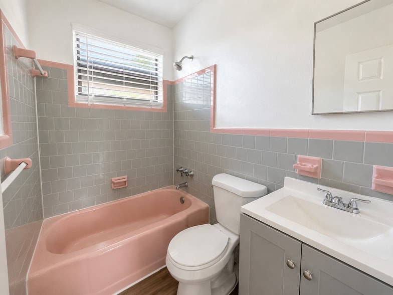 More Photos Of 1741-1743 Moffett St, Hollywood Apartments For Sale