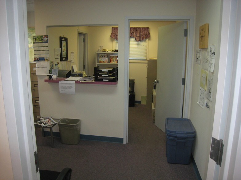 More Photos Of 215 E Laurel Rd, Stratford Office For Sale