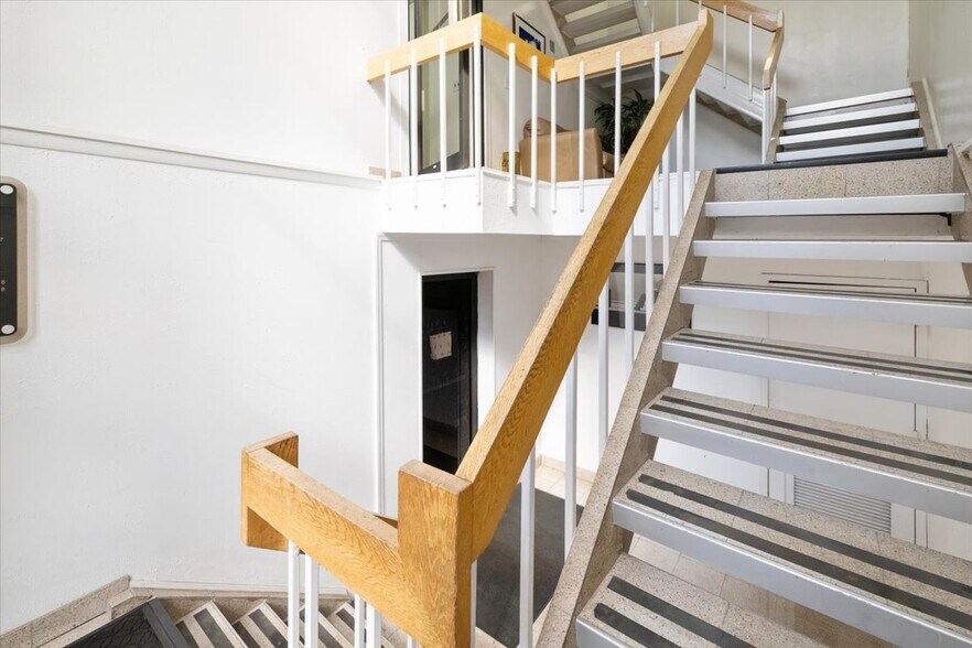 More Photos Of 24 Wyckoff Ave, Waldwick Medical For Lease