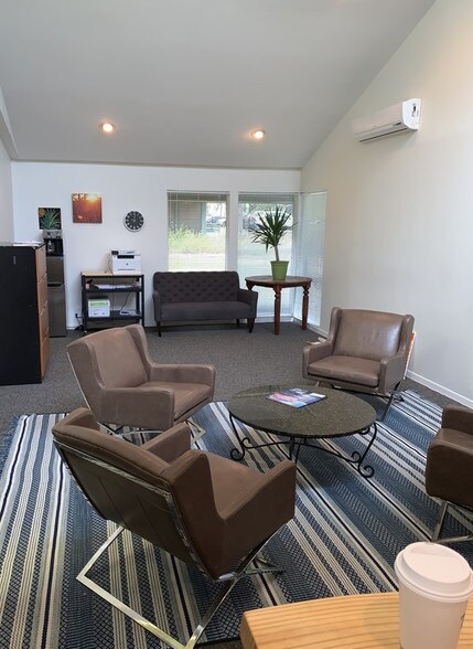 More Photos Of 2525 Wallingwood Dr, Austin Unknown For Lease