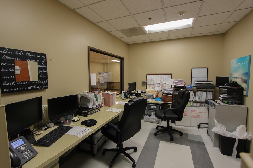 More Photos Of 9432 Venice Blvd, Culver City Medical For Sale