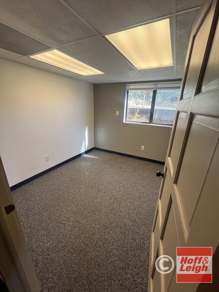 More Photos Of 300 W Lake Ave, Woodland Park Office For Sale