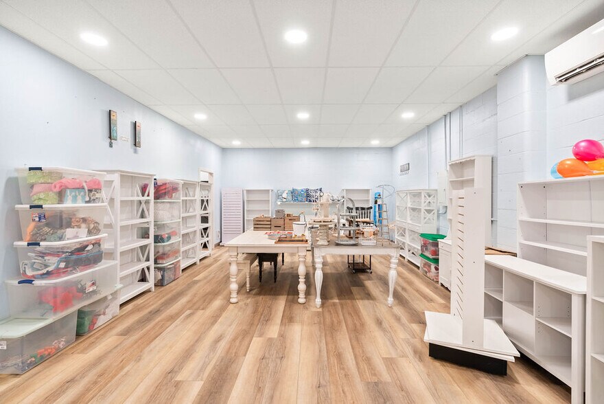 More Photos Of 1700 Highway 35 N, Rockport Storefront Retail Office For Sale