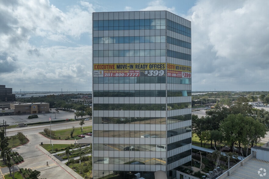 More Photos Of 396 W Greens Rd, Houston Office For Sale