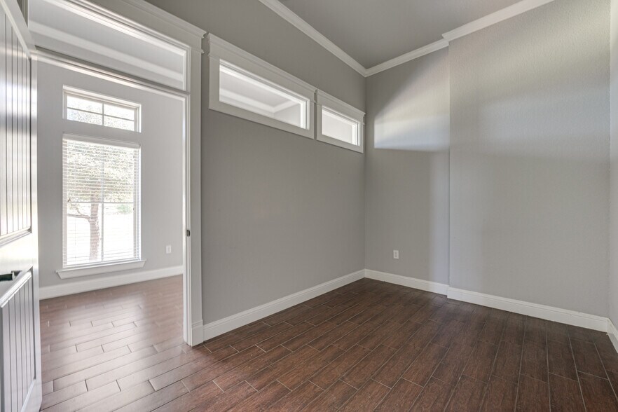 More Photos Of 1795 N 77 Hwy, Waxahachie Medical For Lease