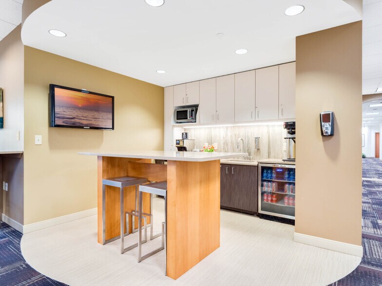 More Photos Of 15720 Brixham Hill Ave, Charlotte Coworking Space