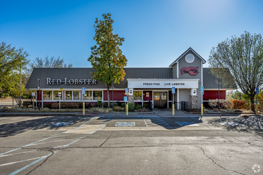 Primary Photo Of 1345 Dana Dr, Redding General Retail For Sale