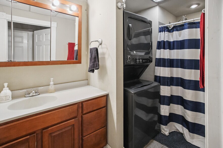 More Photos Of 314 State St, Alton Restaurant For Sale