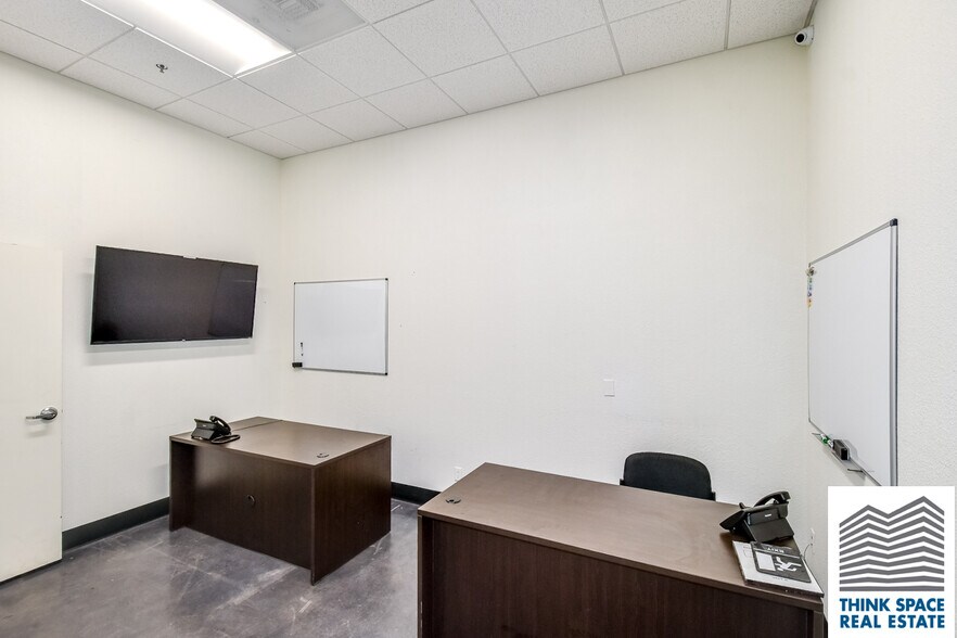 More Photos Of 9419 Mason Ave, Chatsworth Manufacturing For Lease