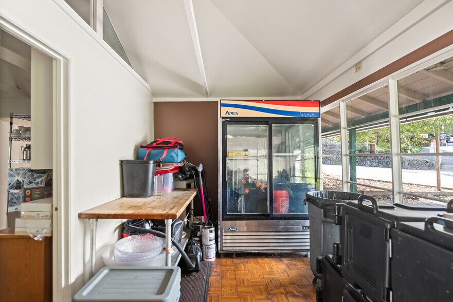 More Photos Of 14496 Oak Pl, Saratoga Restaurant For Sale