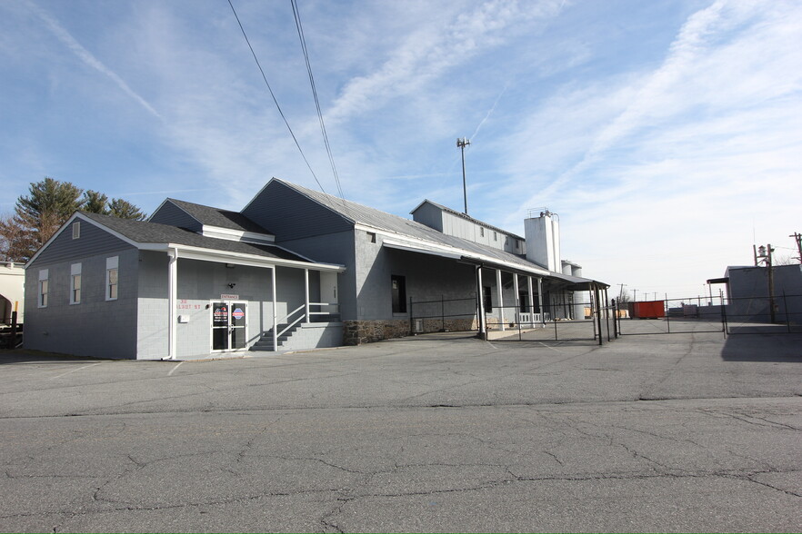 More Photos Of 36 Walnut St, Thurmont Warehouse For Lease