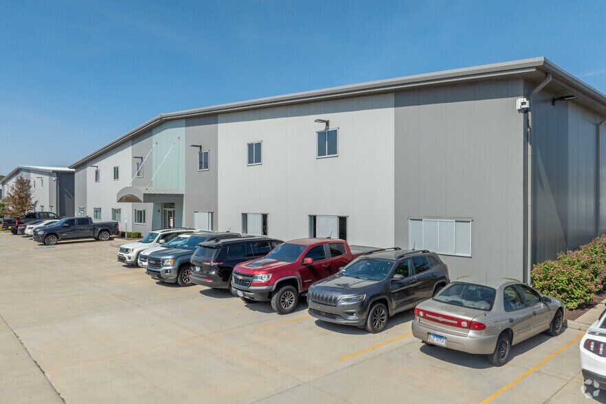 More Photos Of 2107 New Lenox Rd, Joliet Warehouse For Lease