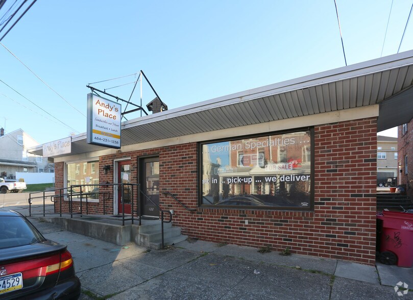 More Photos Of 122-124 E 4th St, Bridgeport Storefront For Sale