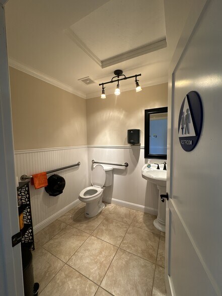 More Photos Of 4130-4136 Grass Valley Hwy, Auburn Office Residential For Sale