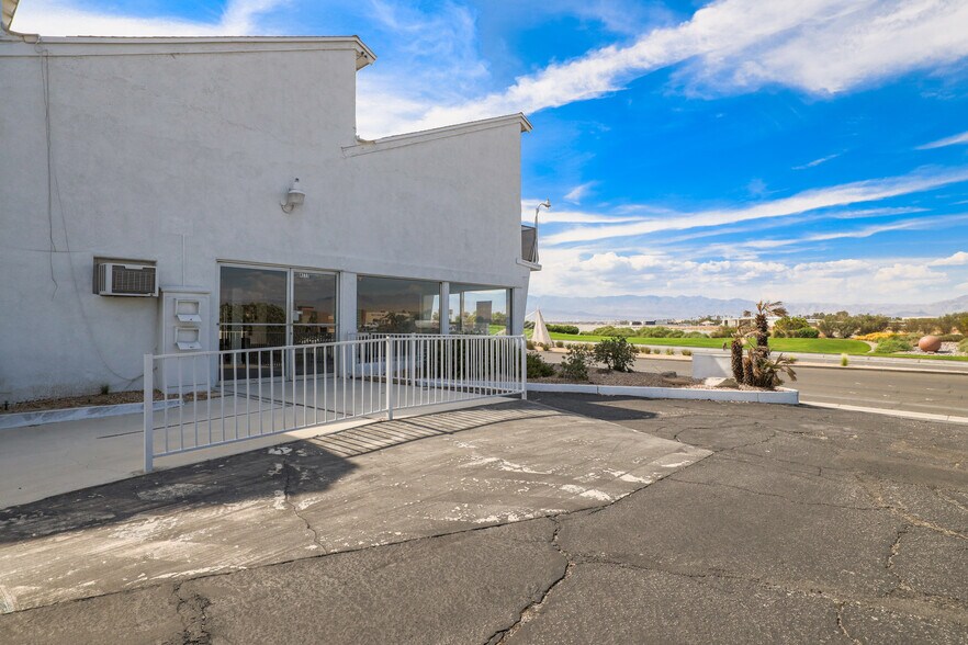 More Photos Of 4775-4779 E Ramon Rd, Palm Springs Warehouse For Sale