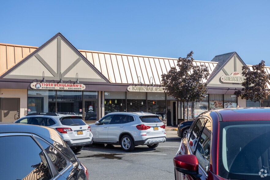 More Photos Of 278-284 Sunrise Hwy, Rockville Centre Storefront For Lease