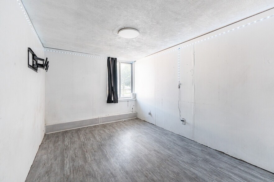 More Photos Of 919 Greenbrier Rd, Dekalb Apartments For Sale