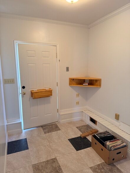 More Photos Of 45146 Andover Estates Rd, Valley Lee Warehouse For Lease