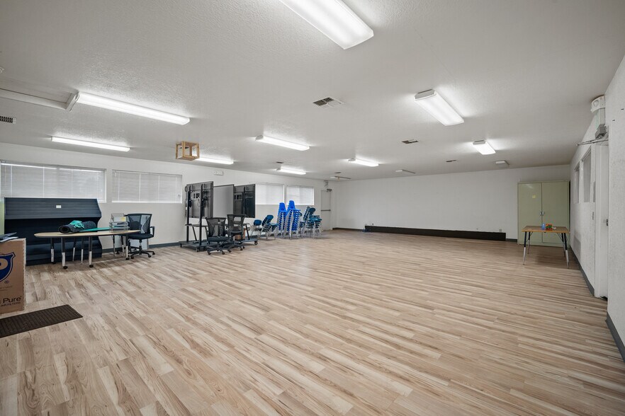 More Photos Of 5942 Portal Way, Ferndale Loft Creative Space For Lease