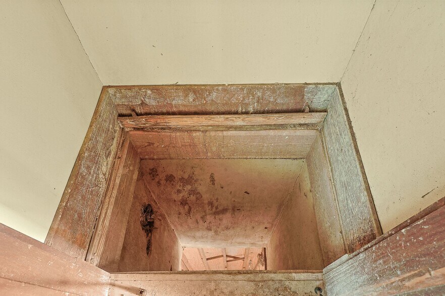 More Photos Of 125 S Waco St, Hillsboro Office For Lease