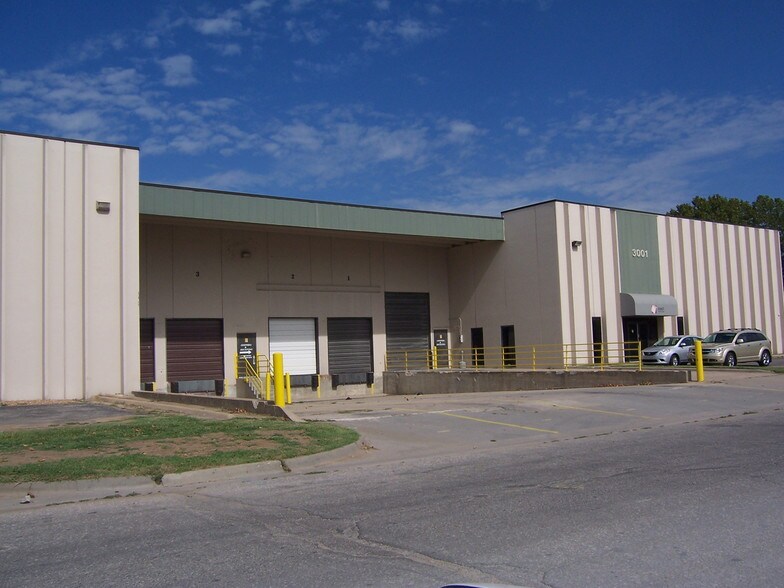 More Photos Of 3001 S Madison, Wichita Warehouse For Lease