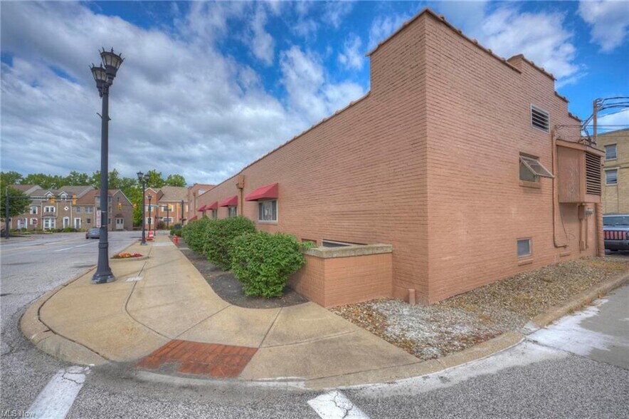 More Photos Of 70 Front St, Berea Specialty For Sale