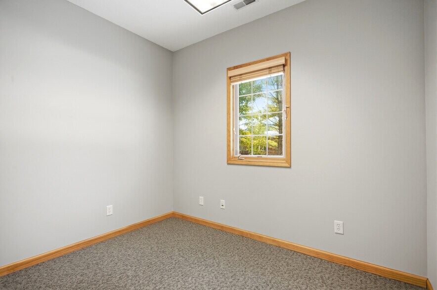 More Photos Of 1700 18th St, Charleston Office For Sale