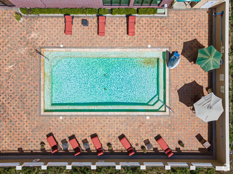 More Photos Of 1800 Martin Luther King Blvd, Houma Hotel For Sale